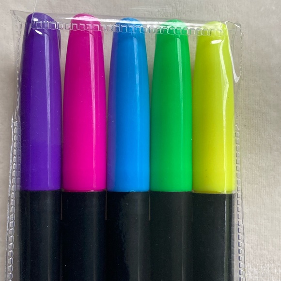 NWT 🌈 Creative Bundle 5 Scented Markers Zip Pouch - Picture 10 of 10